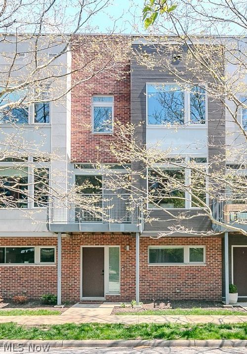 1255 W 75th St, Cleveland, OH, 44102-2986 | Card Image