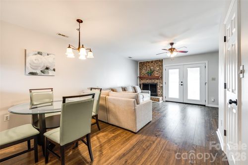 10961 Carmel Crossing Rd, Charlotte, NC, 28226-4429 | Card Image