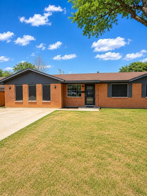 5518 16th Pl, Lubbock, TX, 79416-5305 | Card Image