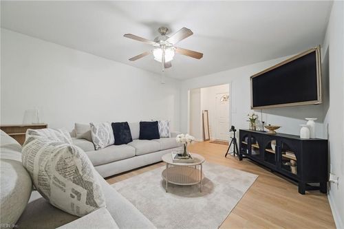 13 Darlene Ln, Newport News, VA, 23608-2603 | Card Image
