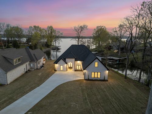 199 N Beach Rd, Killen, AL, 35645-8431 | Card Image