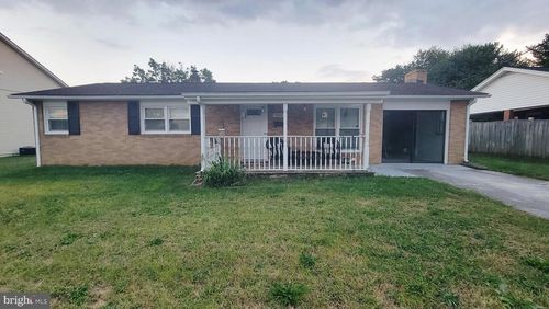 334 W 11th St, FRONT ROYAL, VA, 22630-2806 | Card Image