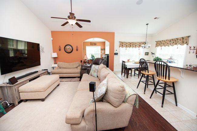 175 Castleton Cir, House other with 4 bedrooms, 2 bathrooms and null parking in Boiling Springs SC | Image 6