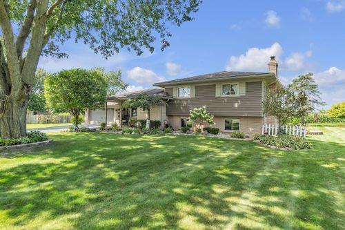 16875 Armada Center Rd, Armada, MI, 48005-2305 | Card Image