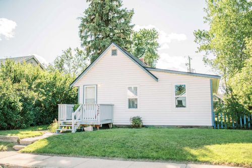 4904 49 Street, Stettler, AB, T0C2L2 | Card Image