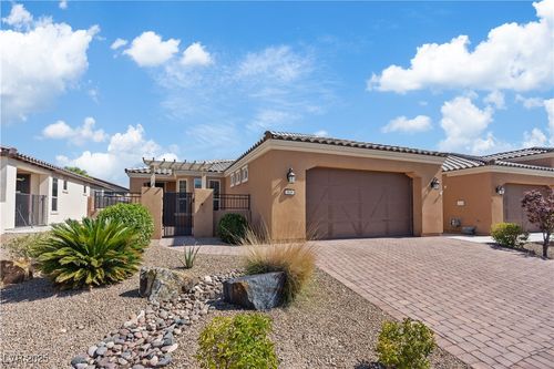 3616 Greenbriar Bluff Ave, North Las Vegas, NV, 89081-5208 | Card Image
