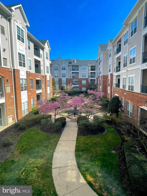 unit-489-4860 Eisenhower Ave, ALEXANDRIA, VA, 22304-7349 | Card Image