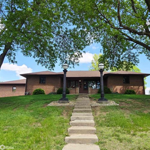 105 W Glendale Road, Oskaloosa, IA, 52577 | Card Image