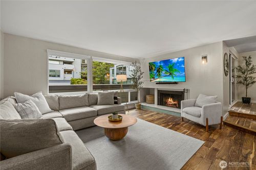 apt-215-2500 W Manor Pl, Seattle, WA, 98199-2010 | Card Image