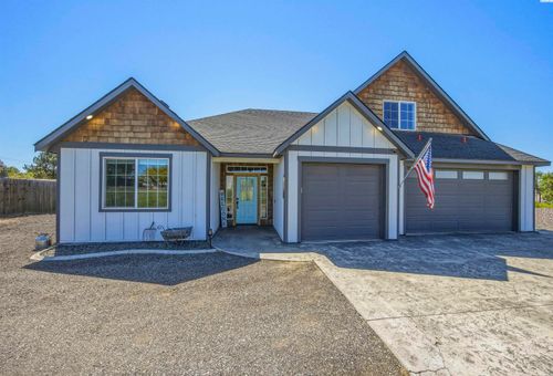 2520 Road 64, Pasco, WA, 99301-1981 | Card Image