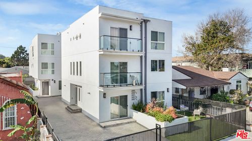 2057 3/4 S Garth Avenue, Los Angeles, CA, 90034 | Card Image