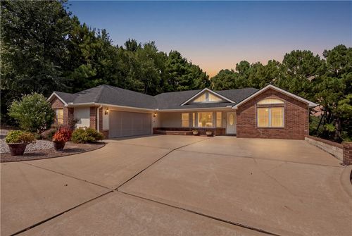 69 Mckenzie Dr, Bella Vista, AR, 72715-5108 | Card Image