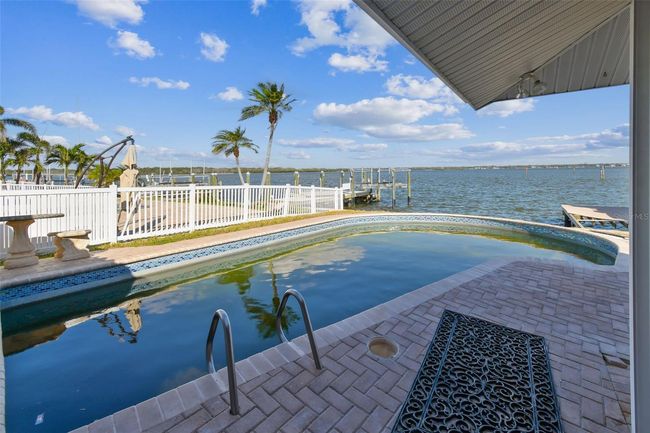 529 Johns Pass Ave, House other with 4 bedrooms, 2 bathrooms and null parking in MADEIRA BEACH FL | Image 8