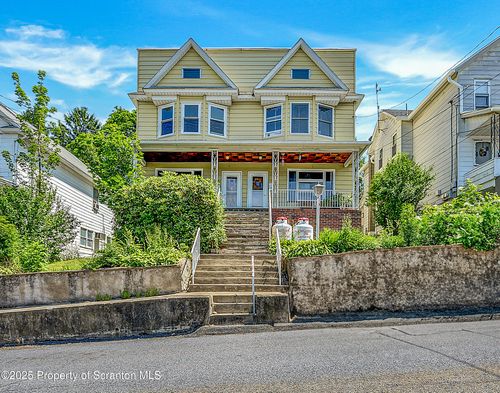 176 Johnson St, Pittston, PA, 18640-1034 | Card Image