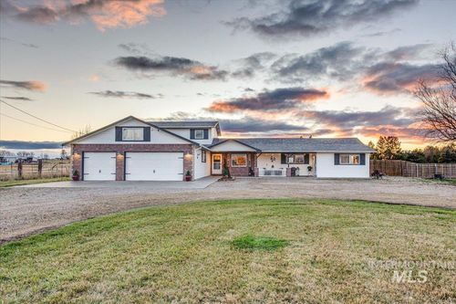 8601 S Cloverdale Rd, Boise, ID, 83709-7309 | Card Image