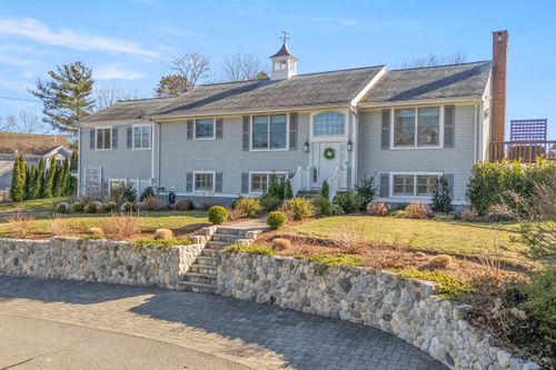 9 Fabyan Way, Buzzards Bay, MA, 02532-5609 | Card Image