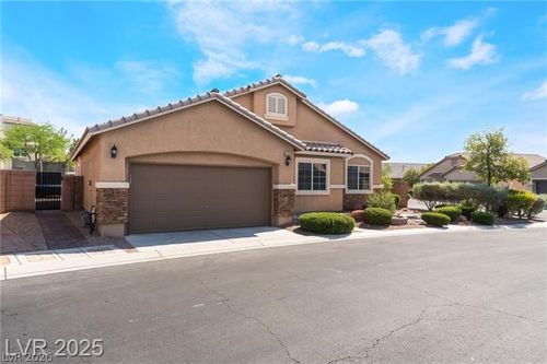 4508 Dragon Fly Creek Ave, North Las Vegas, NV, 89031-3706 | Card Image