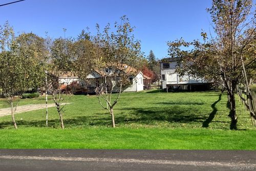 23 York Ave, Monticello, NY, 12701-1917 | Card Image