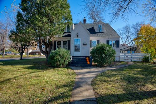 2802 2nd Ave E, Hibbing, MN, 55746-2502 | Card Image