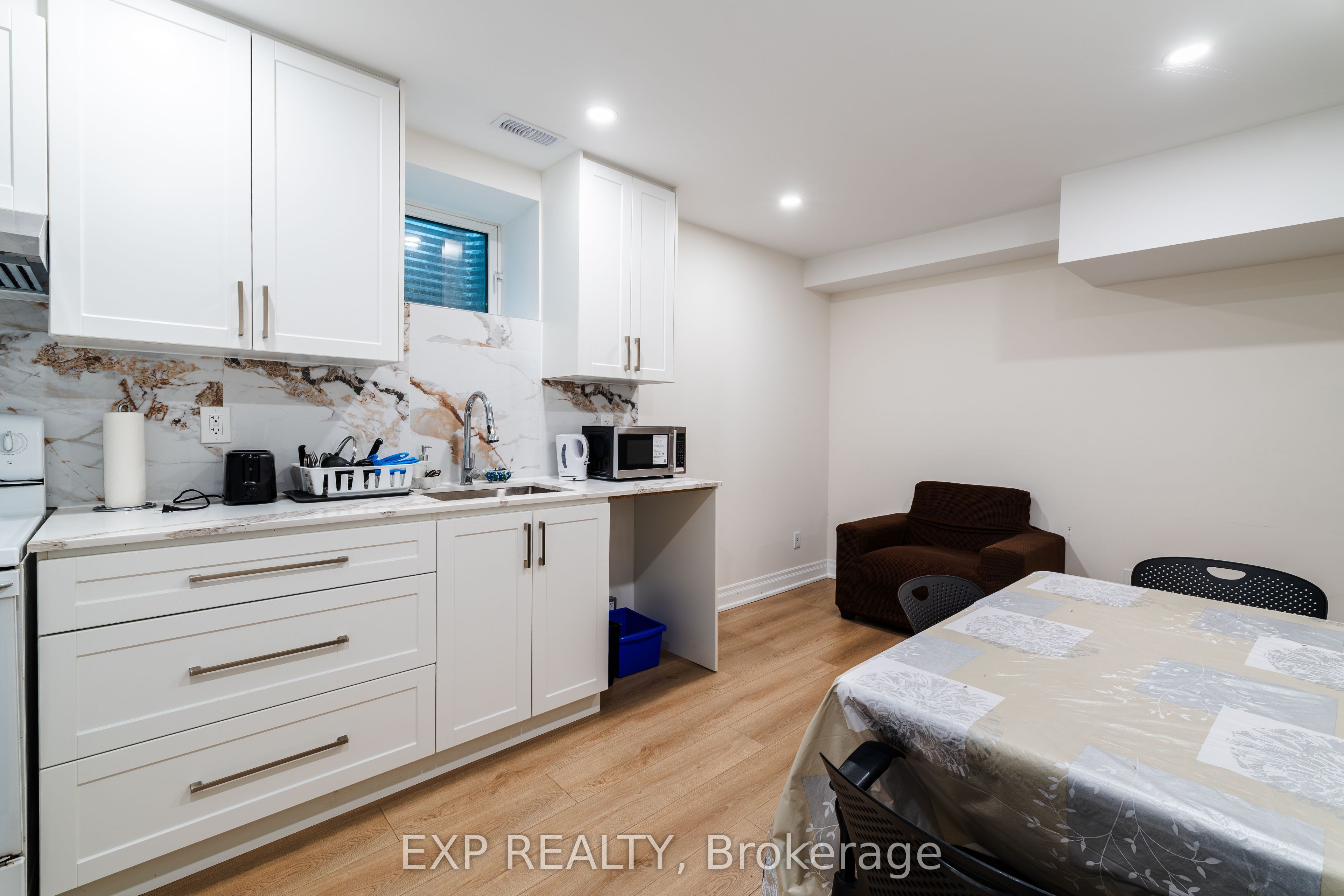 Residential Lease in Toronto E10 5