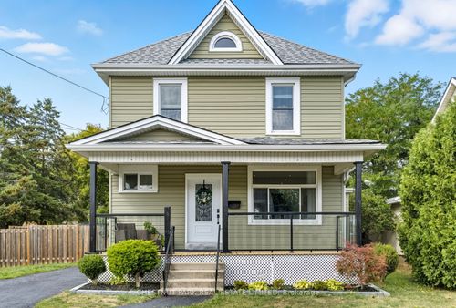 {{alt}} | Card Image