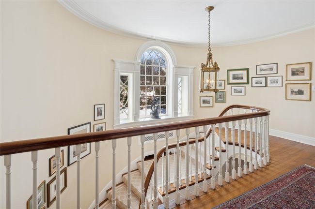 Stairway to the second level | Image 20