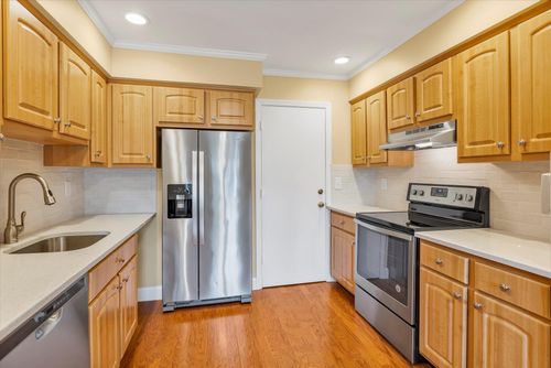 14 Revere Dr, Sayville, NY, 11782-1350 | Card Image