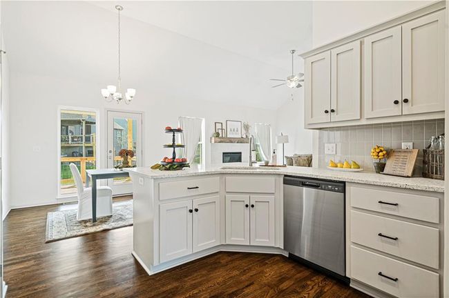 5919 Ne 118 Th St, House other with 4 bedrooms, 3 bathrooms and null parking in Kansas City MO | Image 7