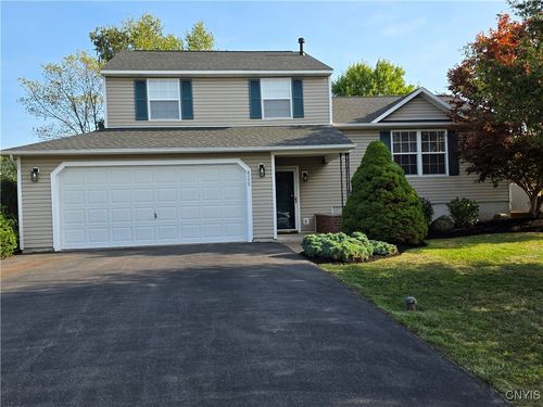 8775 Honeycomb Path, Cicero, NY, 13039-6806 | Card Image