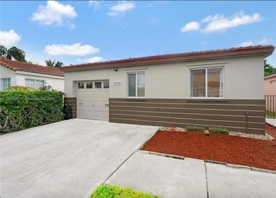 17078 Sw 142nd Pl, House other with 3 bedrooms, 2 bathrooms and null parking in Miami FL | Image 1