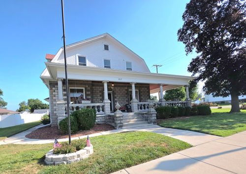 617 Penfield St, Beecher, IL, 60401-6635 | Card Image
