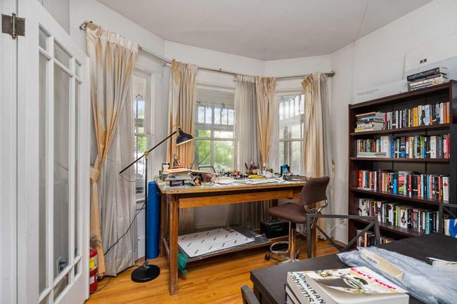 527 20 Avenue Sw, House other with 3 bedrooms, 1 bathrooms and 1 parking in Calgary AB | Image 9
