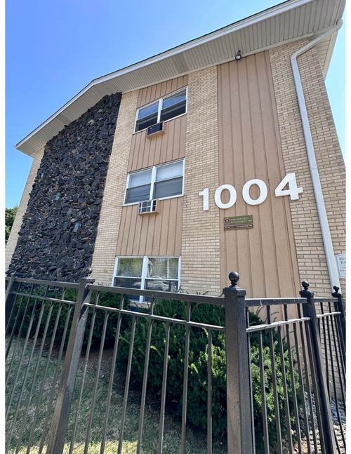 apt-13-1004 Des Plaines Ave, Forest Park, IL, 60130-2163 | Card Image