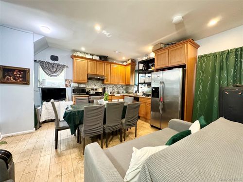 34 Marginal St, New York, NY, 11207 | Card Image