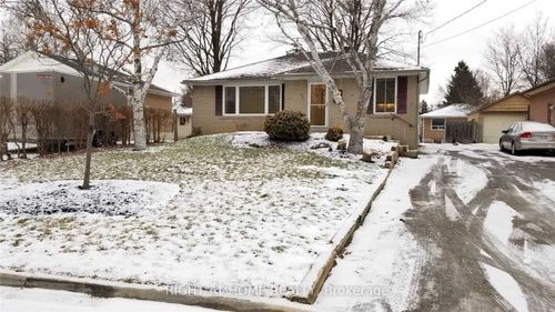 main-floor-409 Marybay Cres, Richmond Hill, ON, L4C2X5 | Card Image