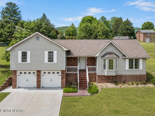 206 Hickory Ln, Jacksboro, TN, 37757-2803 | Card Image