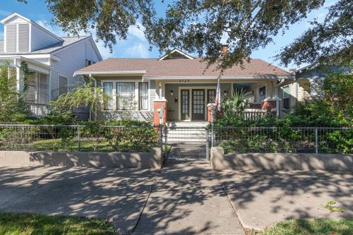 3724 Avenue P 1/2, Galveston, TX, 77550 | Card Image