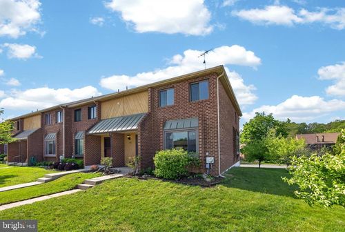 100 Conway Ct, EXTON, PA, 19341-2916 | Card Image