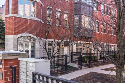 7g-1830 S Calumet Ave, Chicago, IL, 60616-1404 | Card Image