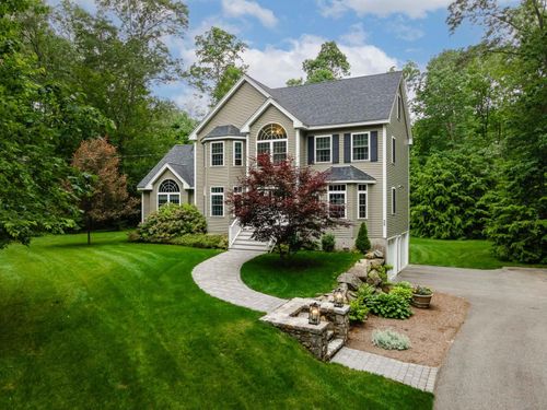 32 Maple Ave, Newton, NH, 03858-3105 | Card Image