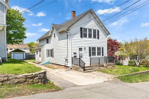 6 Marion St, Westerly, RI, 02891-1712 | Card Image