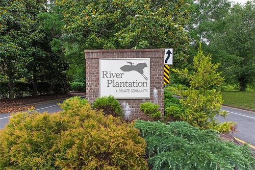 4056 Columns Dr Se, Marietta, GA, 30067-5195 | Card Image