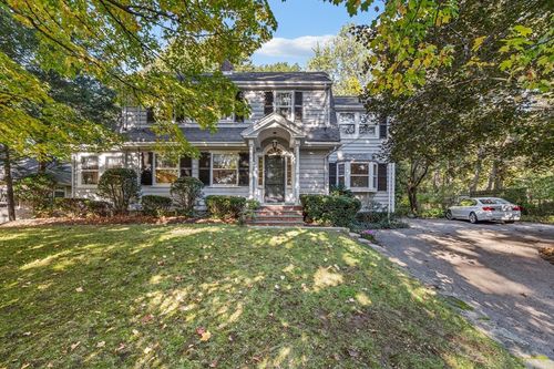 30 Burlington St, Lexington, MA, 02420-1702 | Card Image