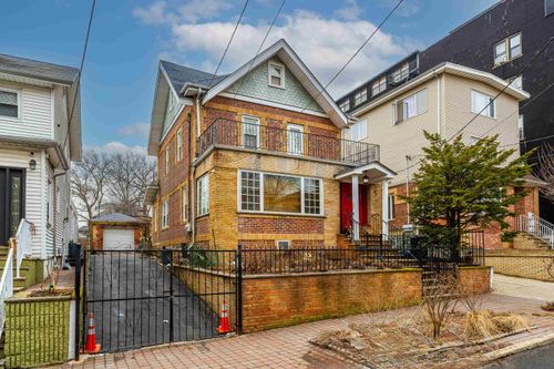 17 77th St, North Bergen, NJ, 07047-5919 | Card Image