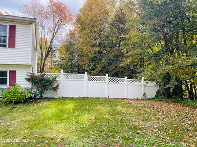 Huge Yard and Fenced | Image 3