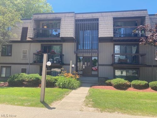 9510 Cove Dr, North Royalton, OH, 44133-2751 | Card Image
