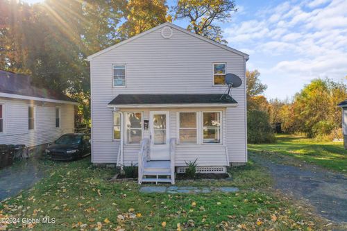 124 Cottage St, Ravena, NY, 12143-1703 | Card Image