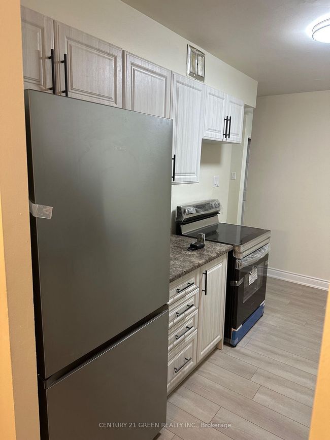 908 - 2645 Kipling Ave, Condo with 2 bedrooms, 1 bathrooms and 1 parking in Etobicoke ON | Image 17