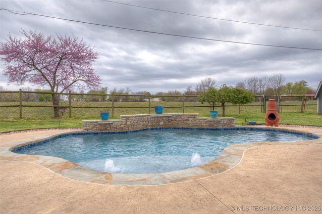 This summer, imagine having your very own pool to cool off, sitting on the tanning shelf in the bubblers staring at this peaceful view. | Image 29