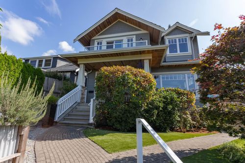 2228 Mahon Avenue, North Vancouver, BC, V7M2T9 | Card Image